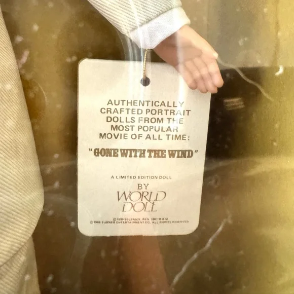 World Doll Gone With The Wind Scarlet and Rhett Dolls - Picture 6 of 8